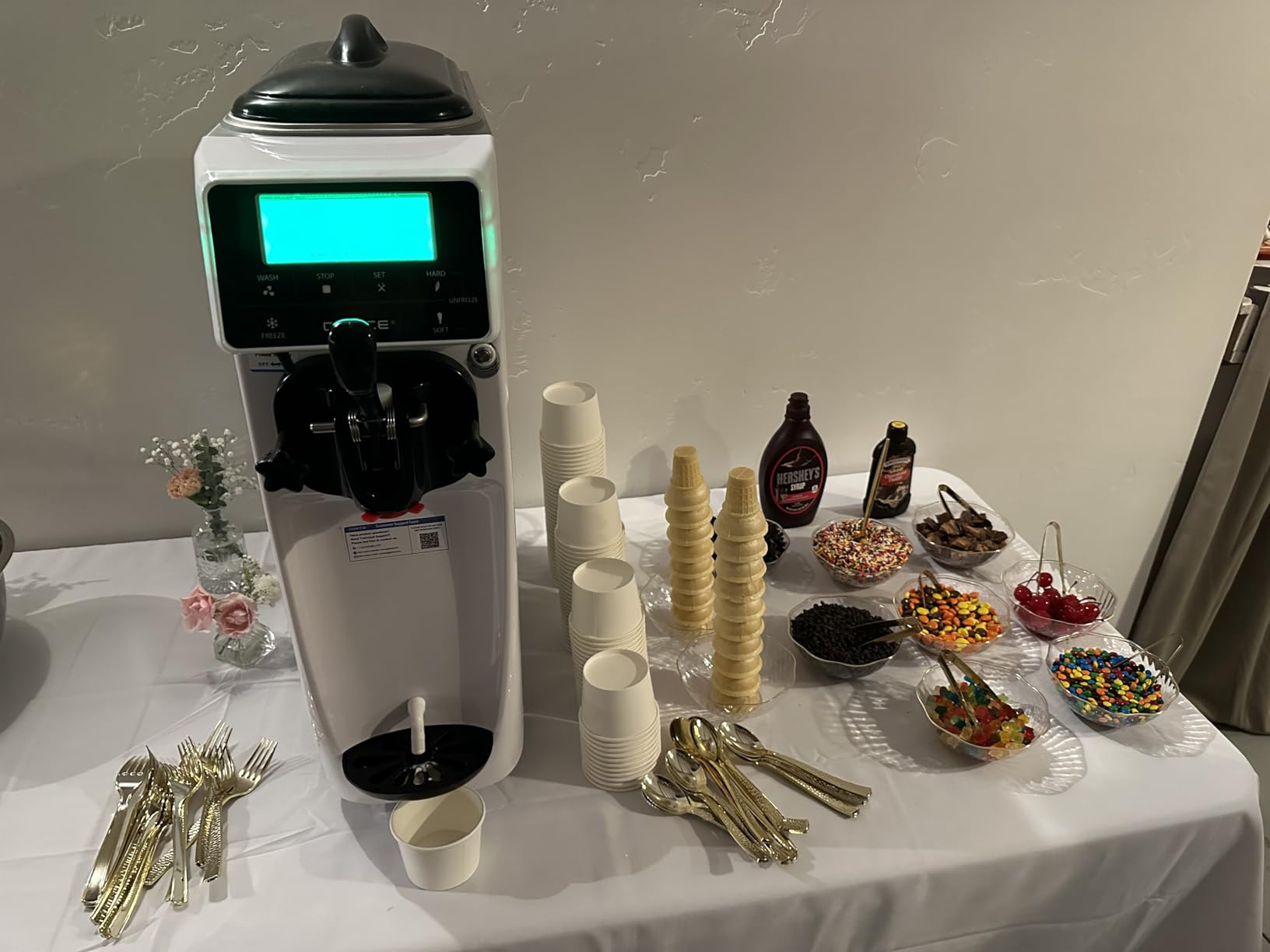GSEICE Soft Serve Ice Cream Machine | Ice Cream Maker 7 Inch Screen Soft Serve Machine with Pre-Cooling & Fresh-Keeping, Enclosed Body for Home Party Cafe Store customer photo 2