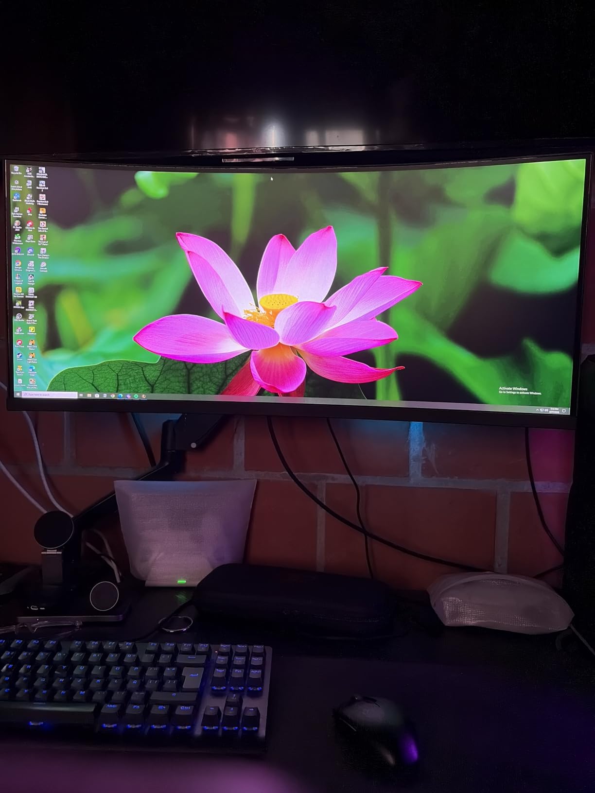 32 Inch 4K Computer Monitor, UHD 3840x 2160P IPS Display | 60Hz HDR10, FreeSync, 97% sRGB, 1300:1, HDMI, DisplayPort, VESA 75x75mm, Low Blue Light Monitor for Business and Home Office customer photo 2