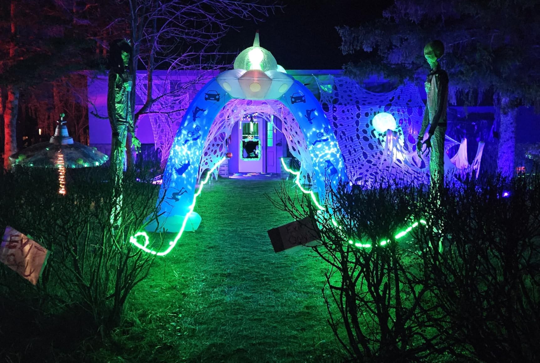 Kalolary 10FT Easter Inflatables Bunny Archway | Stereoscopic Mushroom House Arch Inflatable Blow Up Tunnel Easter Outdoor Yard Decoration for Holiday Party Garden Lawn Decor customer photo 1