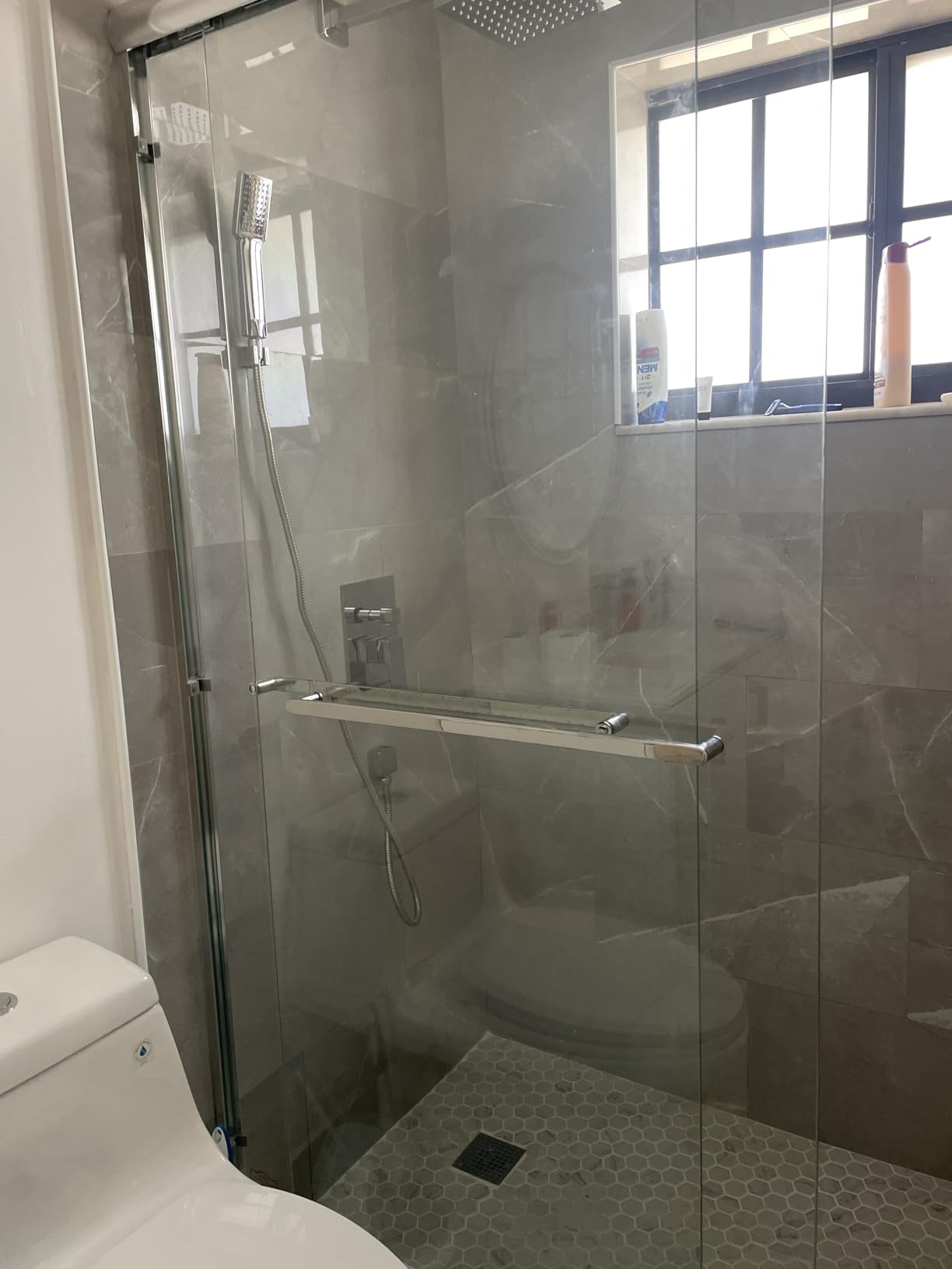 Neo-Angle Corner Shower Door, 36