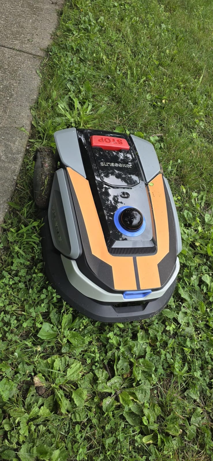Sunseeker S4 Robot Lawn Mower, 3D LiDAR, Vision AI, 0.25 Acre, Wire-Free | Reliable wire-free mowing for homeowners with complex yards, trees, shade and narrow passages customer photo 2