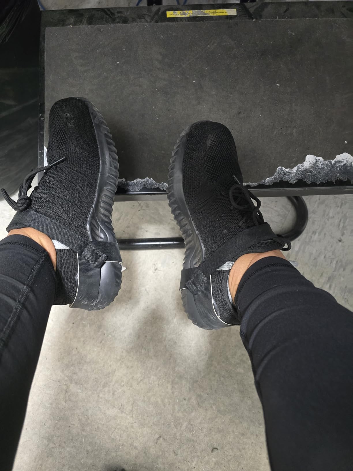 DYKHMILY Steel Toe Shoes for Men Women Safety Work Shoes customer photo 1