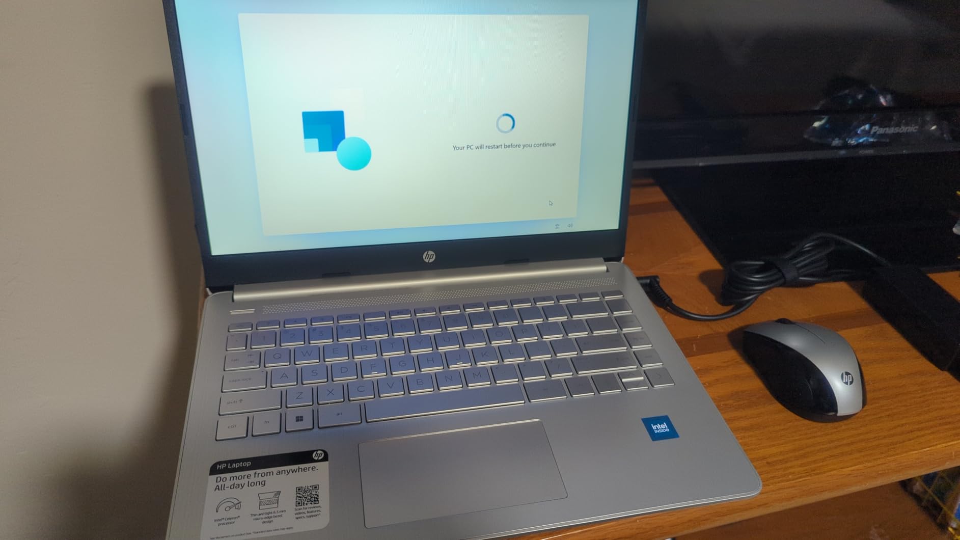 HP 14-inch Ultra Light Laptop W/1 Year Office 365&AI-Copilot, Intel Processor N150, 16GB RAM, 416GB Storage (128GB UFS + 288GB Docking Set), HD Camera, Long Battery Life, Wi-Fi 6, Win 11s, Green customer photo 1