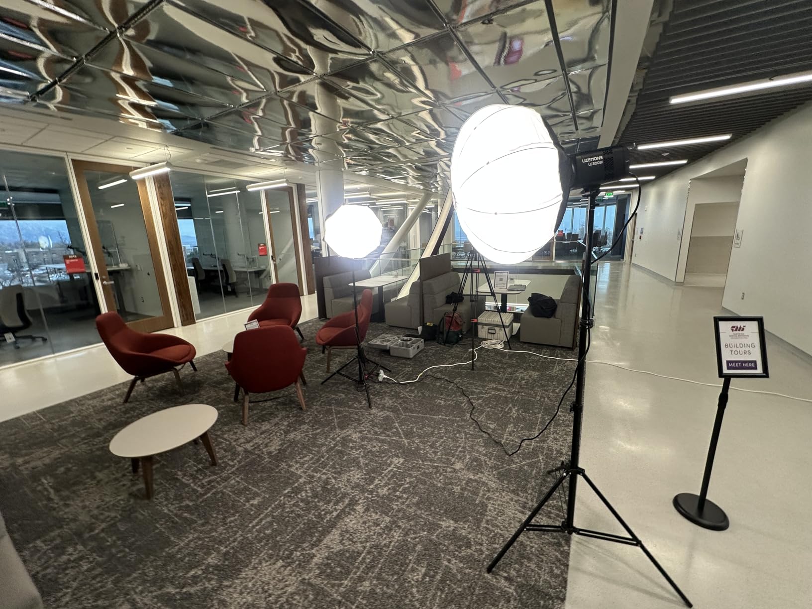 Godox 2Pack LE200Bi Light Kit with Light Stand/Softbox/Carry Case/5-1 Reflector Bi-Color LED Professional Continuous Video Lighting Kit, CRI 98+, 2800K-6500K, 57700 Lux for Studio customer photo 2