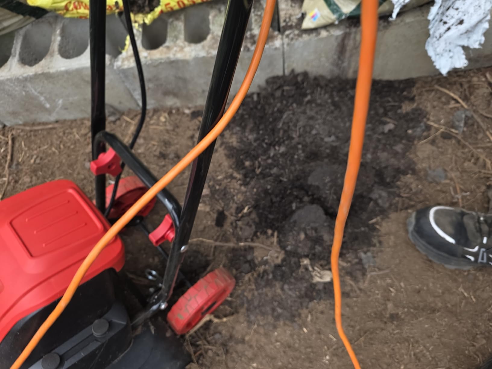 MZK 16-Inch 13.5-Amp Corded Electric Tiller/Cultivator, 8-inch tilling Depth with Adjustable Wheels, Foldable Electric Rototiller for Lawn/Yard/Garden Soil Digging,TC16A08 customer photo 1