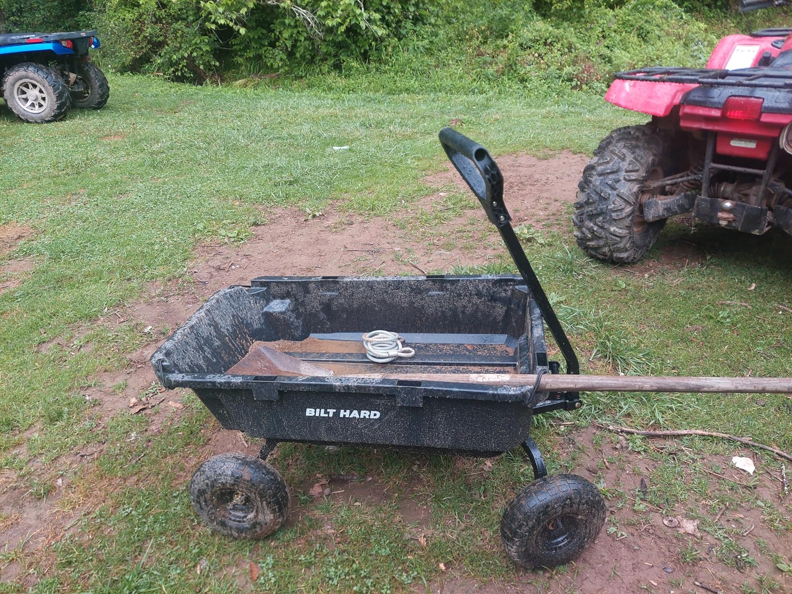 BILT HARD 900 lbs Poly Garden Dump Cart, 5 Cu.Ft Wheelbarrow Cart with 10