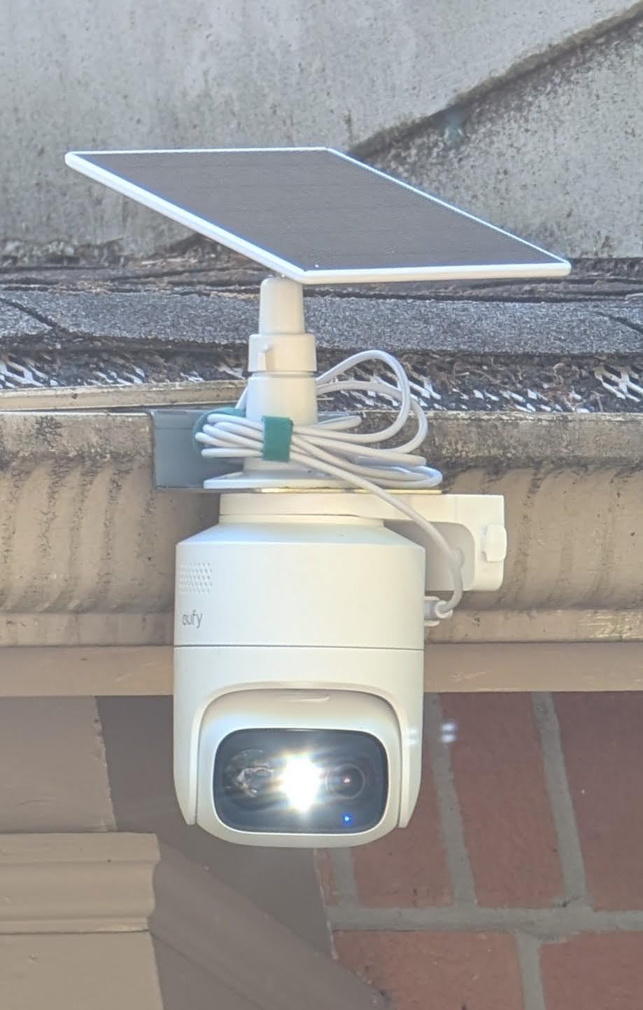 eufy Security eufyCam C37, Solar Cameras Wireless Outdoor, 2K Resolution | 360° Pan & Tilt AI Tracking, Human/Pet/Vehicle Detection, Flexible Solar Panel, Color Night Vision, No Monthly Fee customer photo 1