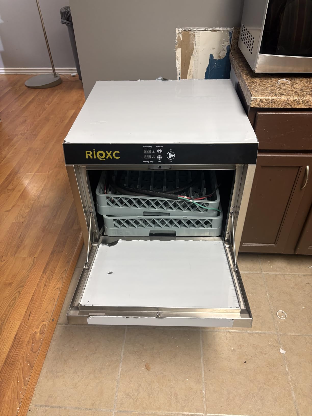 Commercial Dishwasher, High-Temp Undercounter Dishwasher, 40 Racks/Hr, 208-240V, Stainless Steel, CSA & ETL Certified for Restaurant, Bar & Café customer photo 1