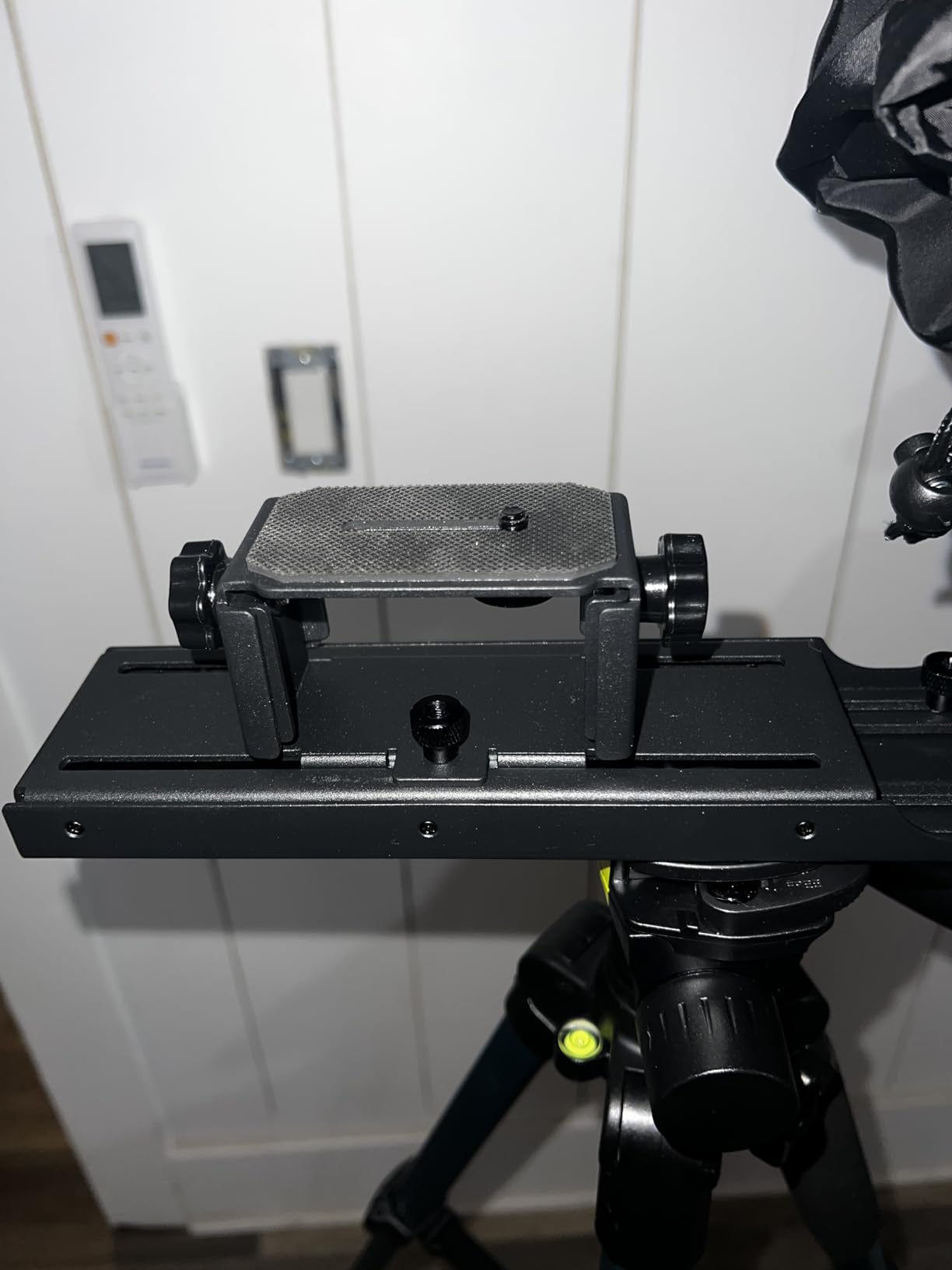 NEEWER 2 in 1 Teleprompter 11 Inch with Monitor, Supports Screen Mirroring, Plastic, Portable Prompter for Camera Mobile Phone Webcam Windows MacOS for YouTube Twitch Live Streaming Conference, X11 customer photo 2