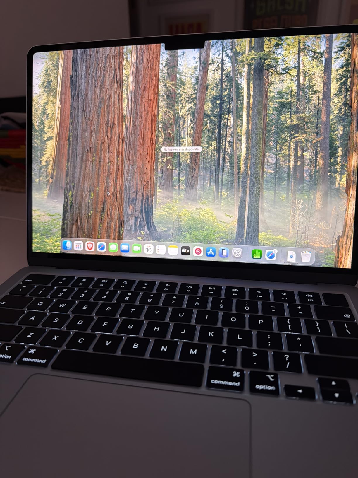 2026 MacBook Air 13-inch Laptop with M5 chip: Built for AI, 13.6-inch Liquid Retina Display, 24GB Unified Memory, 1TB SSD, 12MP Center Stage Camera, Touch ID, Wi-Fi 7; Starlight customer photo 2