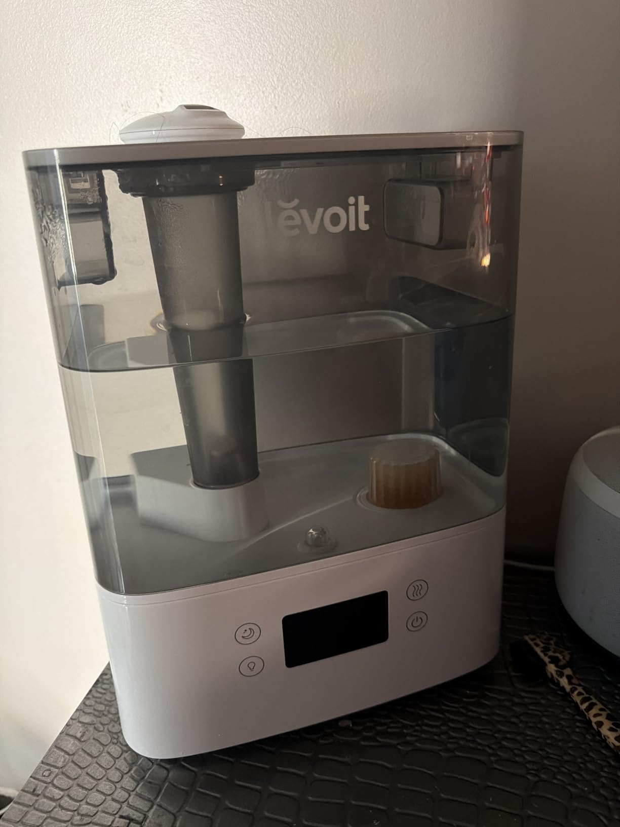 Levoit Humidifiers for Bedroom Large Room, 6.2L Tank, Smart App, Quiet 26dB | Top Fill Cool Mist Humidifier for Baby & Plants, Easy to Clean, 62H Runtime, Essential Oil, Precise Humidity Control customer photo 1