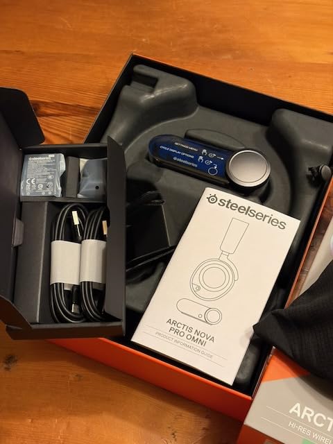SteelSeries Arctis Nova Pro Omni - Hi-Res Wireless Gaming Headset, 96kHz/24bit, ANC, ClearCast Pro Mic, AI Noise Rejection, Mobile App, Mix 2.4GHz + BT, OmniPlay PC+PlayStation+Xbox - Midnight Blue customer photo 2