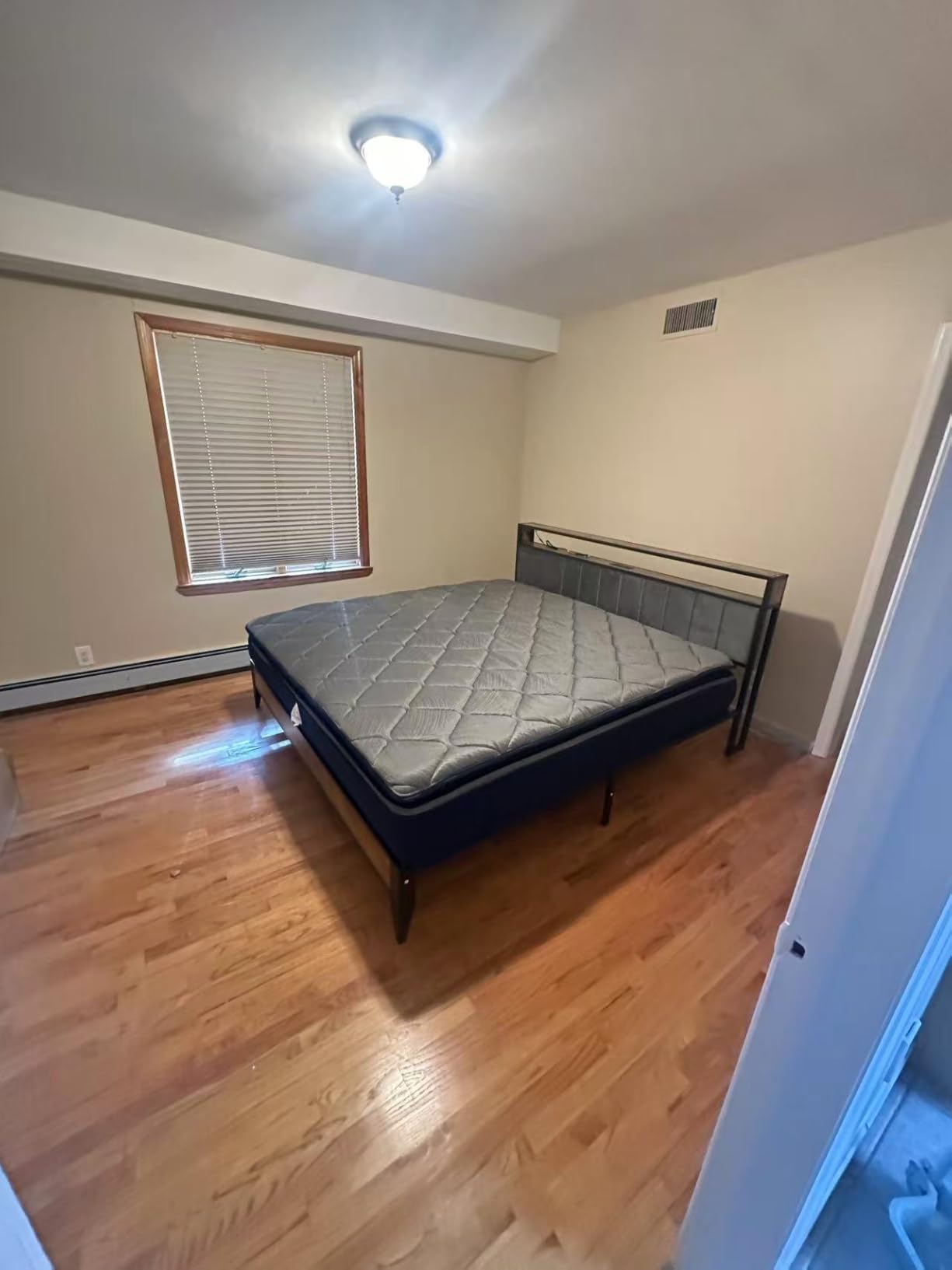 Sweetnight CoolNest Hybrid Queen Size Mattress 14 Inch, Cooling Pillow Top | Cool Night Sleep for Hot Sleeper, 7-Zone Ergo Support for Pressure Relief, 4 Stage Cool Enhanced Breathability, Medium Firm customer photo 2