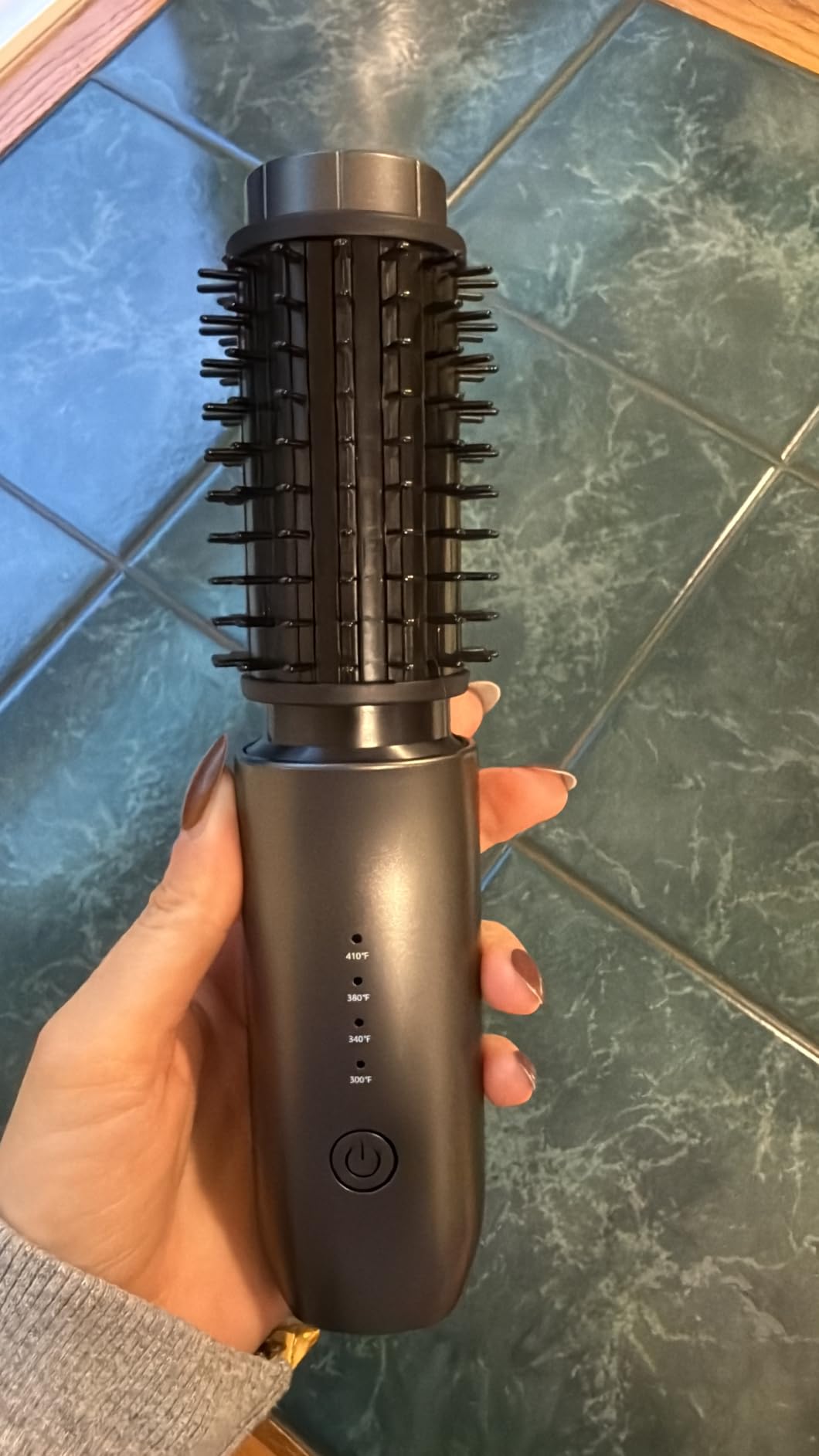 CARESKY Cordless Curling Iron Brush, Rechargeable Battery Curling Iron with 200 Million Negative Ions, Portable Travel Curling Iron Brush, Cordless Heated Round Hair Curler Brush for Styles,Touch-Up customer photo 1