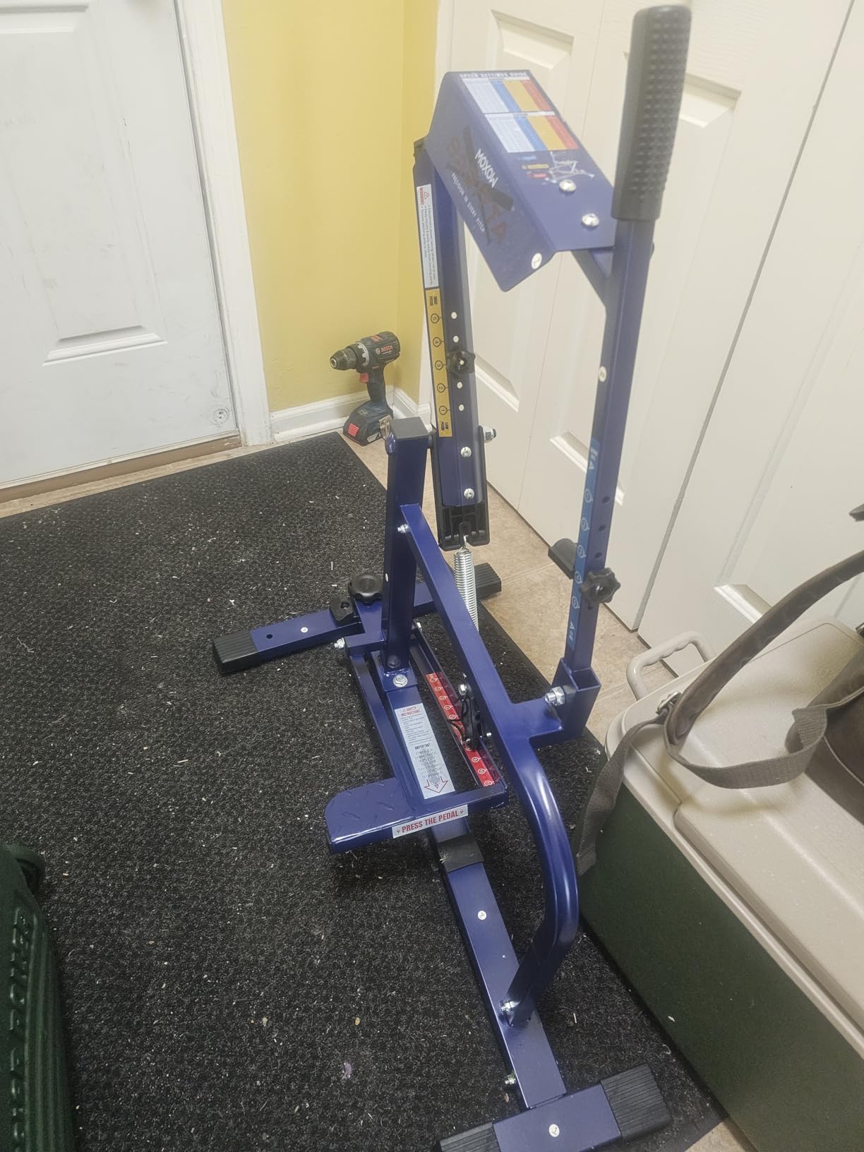 MOXOW Sagitta Baseball & Softball Pitching Machine 3-in-1 Bundle with Ball Caddy & 7x6 ft L Screen customer photo 2