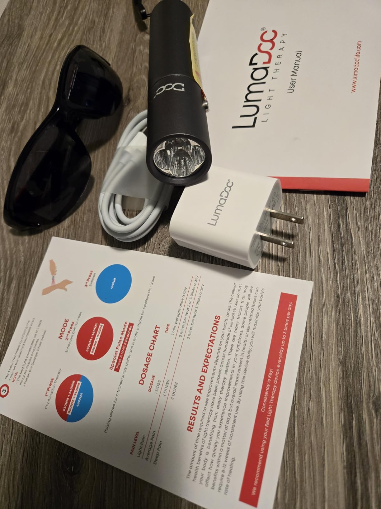 Handheld Red Light Therapy for Body, LED Light Treatment Device with Blue and NIR Infrared for Pain Relief, Portable Wand for Face, Neck, Back, Shoulder & Feet customer photo 2