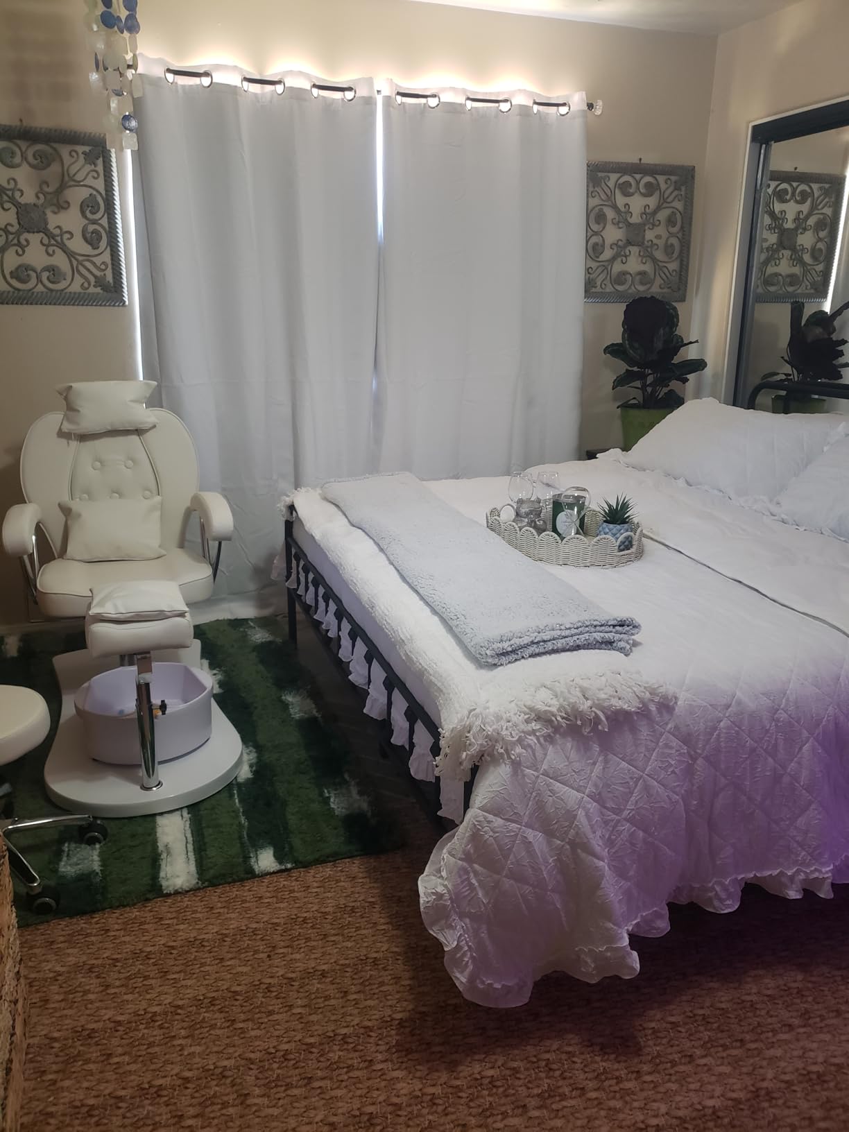 Pedicure Chair No Plumbing with Foot Bath and Stool, 360° Swivel Hydraulic Reclining Pedicure Station with Footrest & Ergonomic Headrest for Nail Tech, Spa, Salon (White) customer photo 1