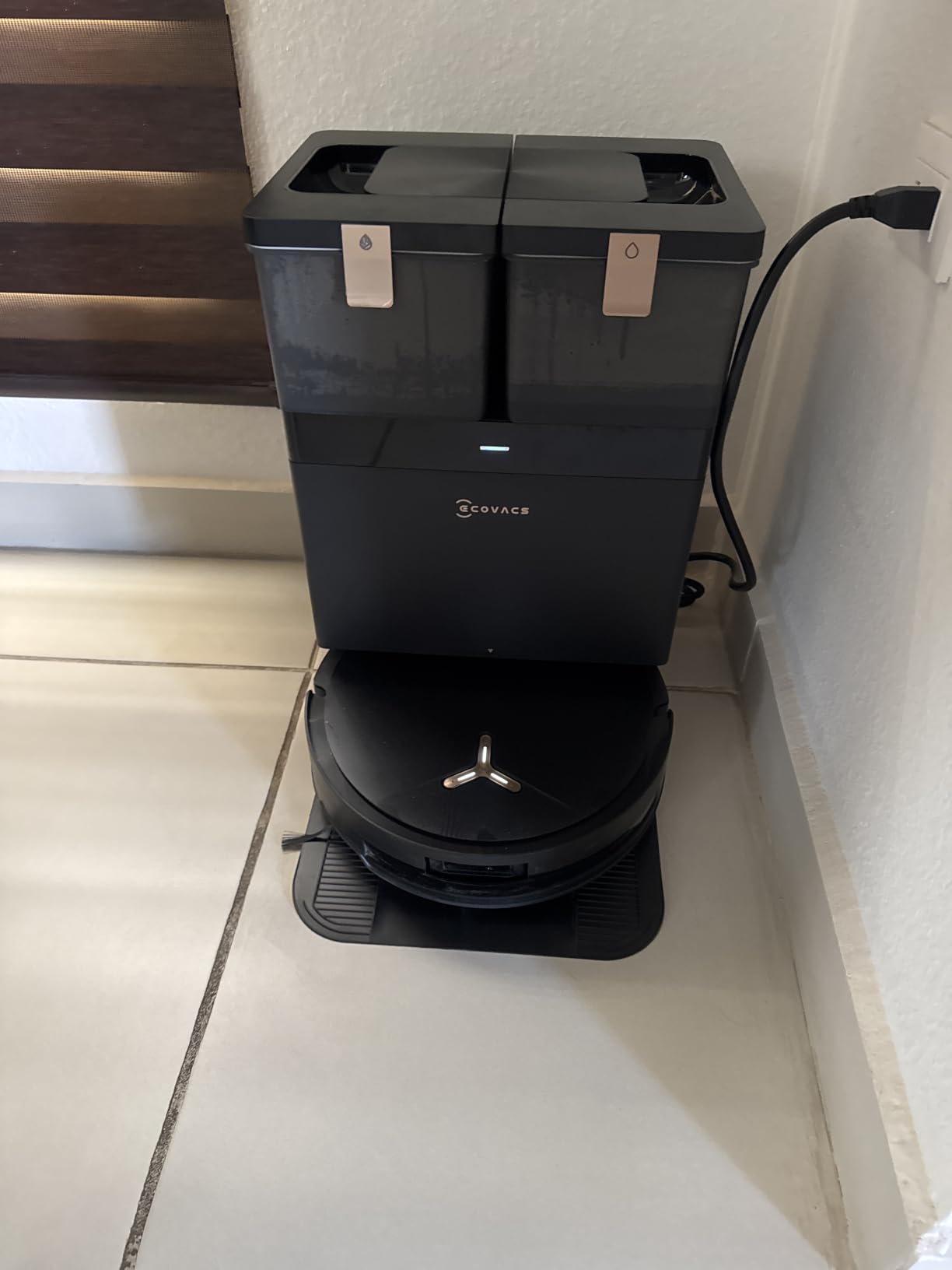 DEEBOT T50 MAX PRO Omni Robot Vacuum, 18,500Pa Blast Suction, ZeroTangle 2.0 for Pet Hair, 18mm Mop Lift, TruEdge 2.0, AI Obstacle Avoidance, Self-Emptying, Hot Water Mop Wash customer photo 2