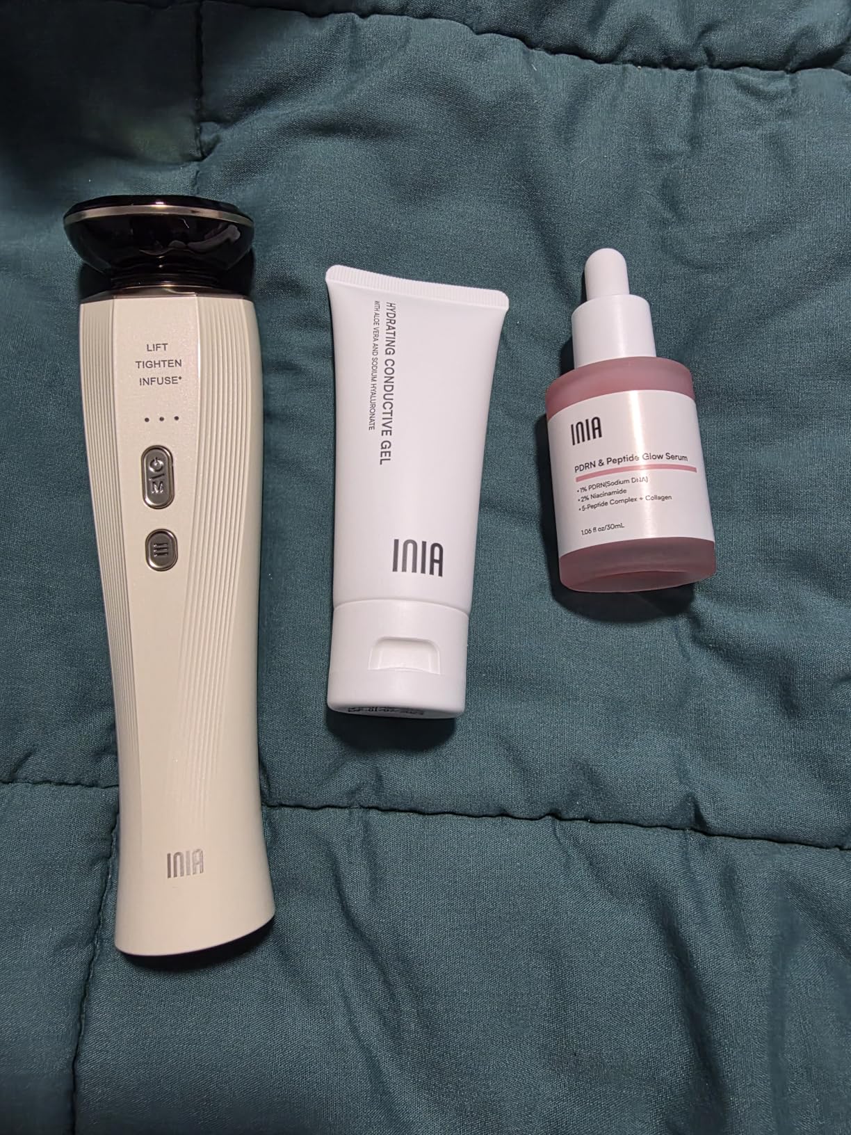 INIA Flare 3-in-1 Microcurrent Facial Device Red Light Therapy for Face | Beauty Device, Face Massager Tool with Heat & Vibration, for Puffiness & Smoothing, for Clear, Radiant, for Daily Skincare customer photo 2