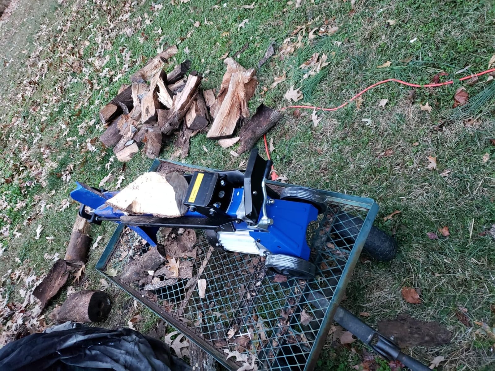BILT HARD 14 Ton Electric Log Splitter, 15 Amp Hydraulic Firewood Splitter with 2-Stage Pump, 20 Inch Log Capacity for Home, Farm & Fireplace customer photo 1