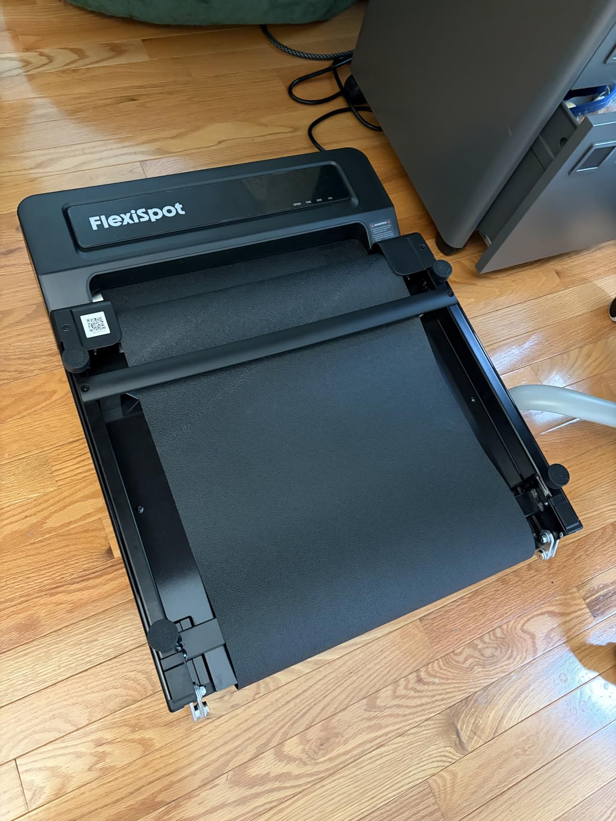 FLEXISPOT Foldable Walking Pad Treadmill for Home Office, Under Desk Treadmill with Fold-in-Half Design, Quiet Brushless Walking Experience, 264 LBS Capacity, Easy Storage customer photo 1