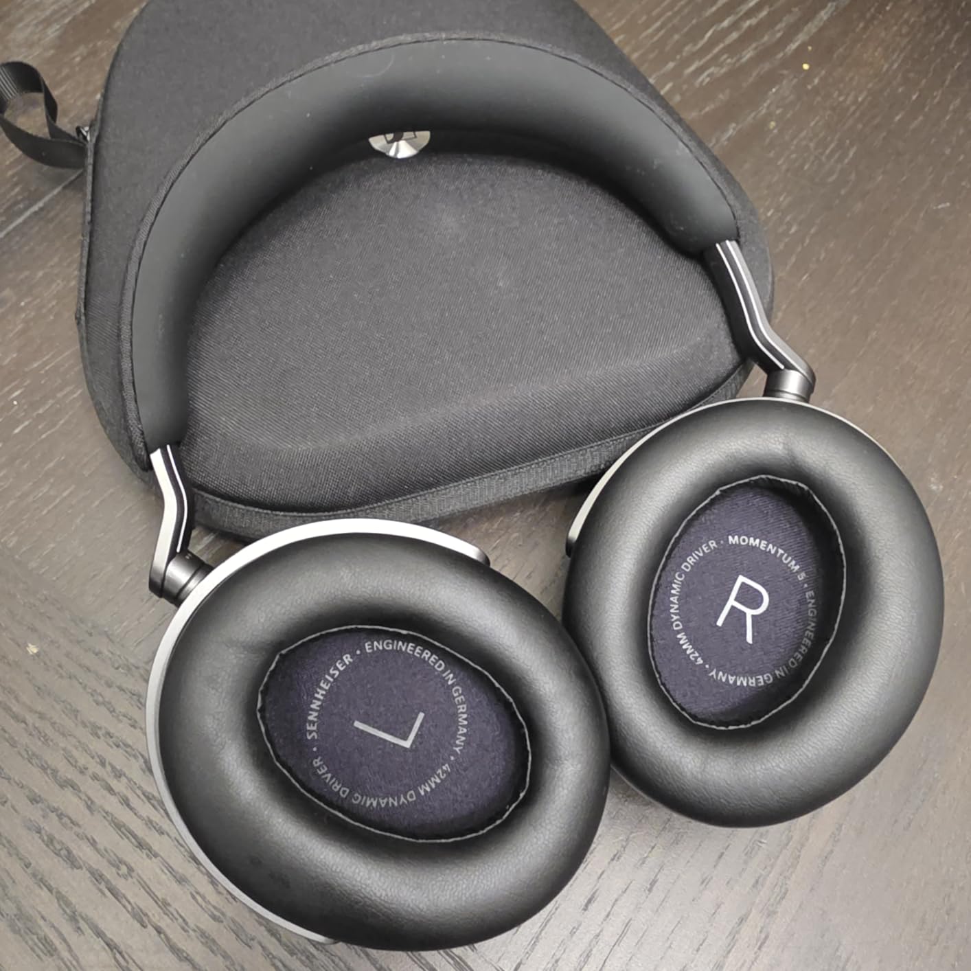 Sennheiser Momentum 5 Wireless Headphones, ANC, 57 Hr Battery, Black customer photo 1