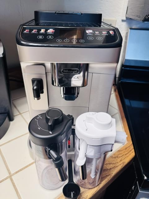 De'Longhi Magnifica Duo Automatic Espresso Machine, Milk Frother, Silver, 20 One-Touch Recipes, Hot & Cold Milk Frother, Built-In Grinder, Touchscreen Display customer photo 2