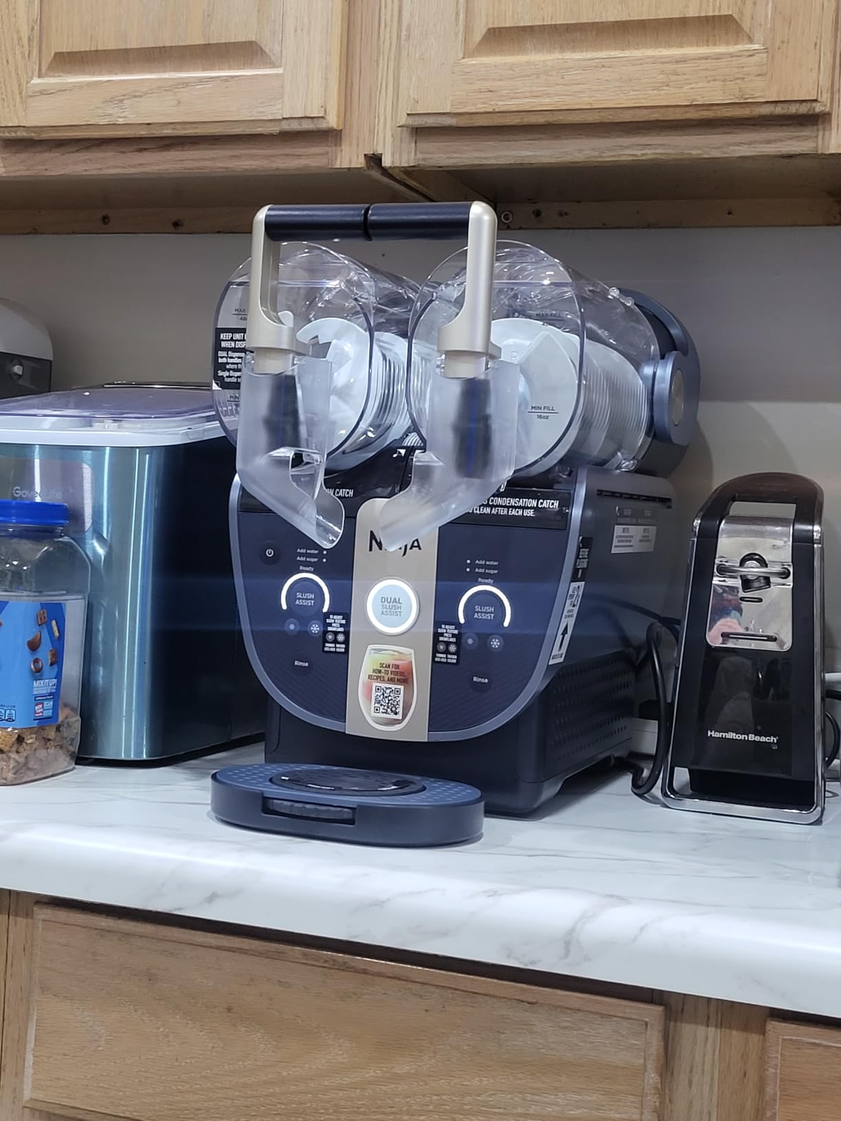 Ninja SLUSHi Twist Smart Frozen Drink Maker with Dual SlushAssist, FS701BL | 2 SLUSHI MACHINES IN 1, Serve separately or twist together, 10+ Servings, two 72 oz vessel customer photo 1