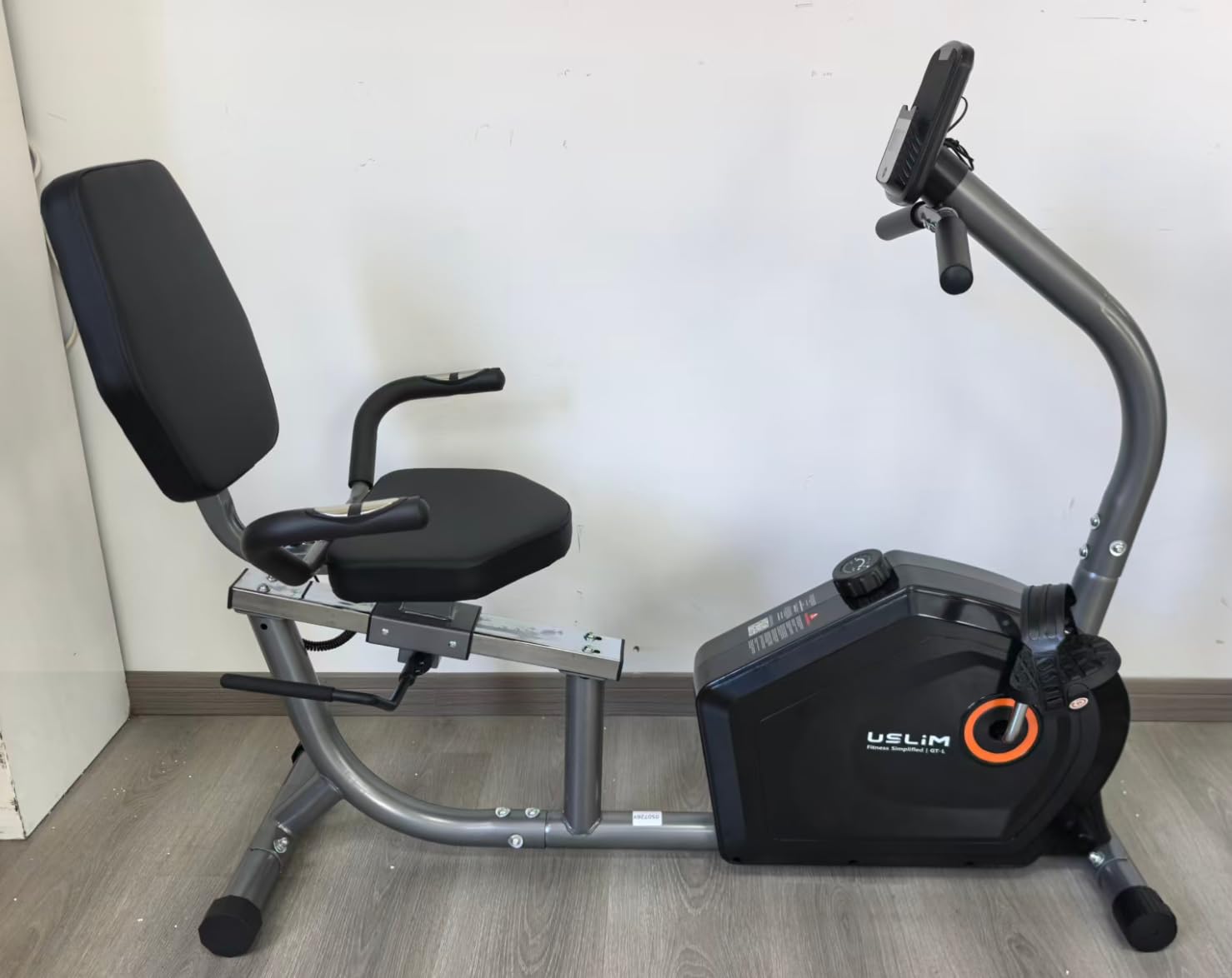 Recumbent Exercise Bikes for Home Use, Quiet Magnetic Stationary Bikes for Seniors & Adults, with 16-level Resistance, 400LB Weight Capacity, Adjustable Comfortable Seat, LCD Monitor and Pulse Sensors customer photo 2