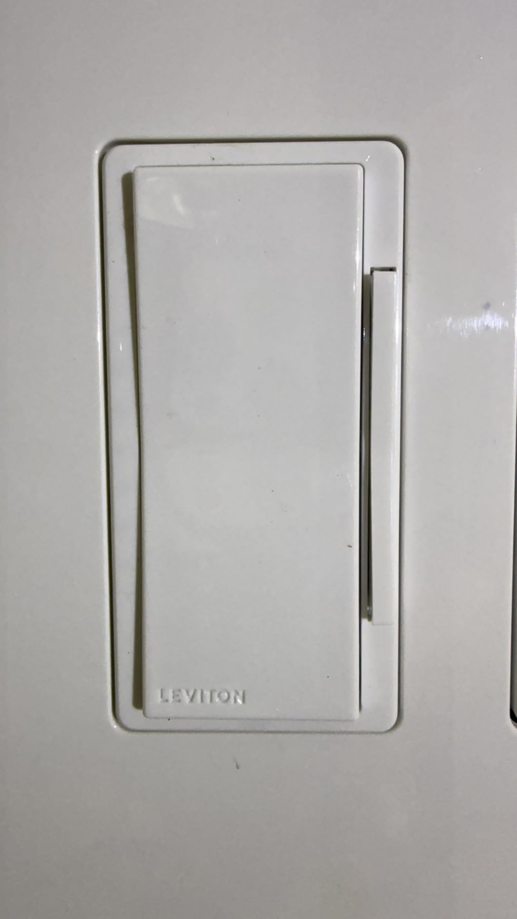 Leviton Decora Smart Dimmer Switch, Wi-Fi, Works with Matter, My Leviton, Alexa, Google Assistant, Apple Home/Siri & Wired or Wire-Free 3-Way, Neutral Wire Required, D36HD-1RW, White customer photo 2