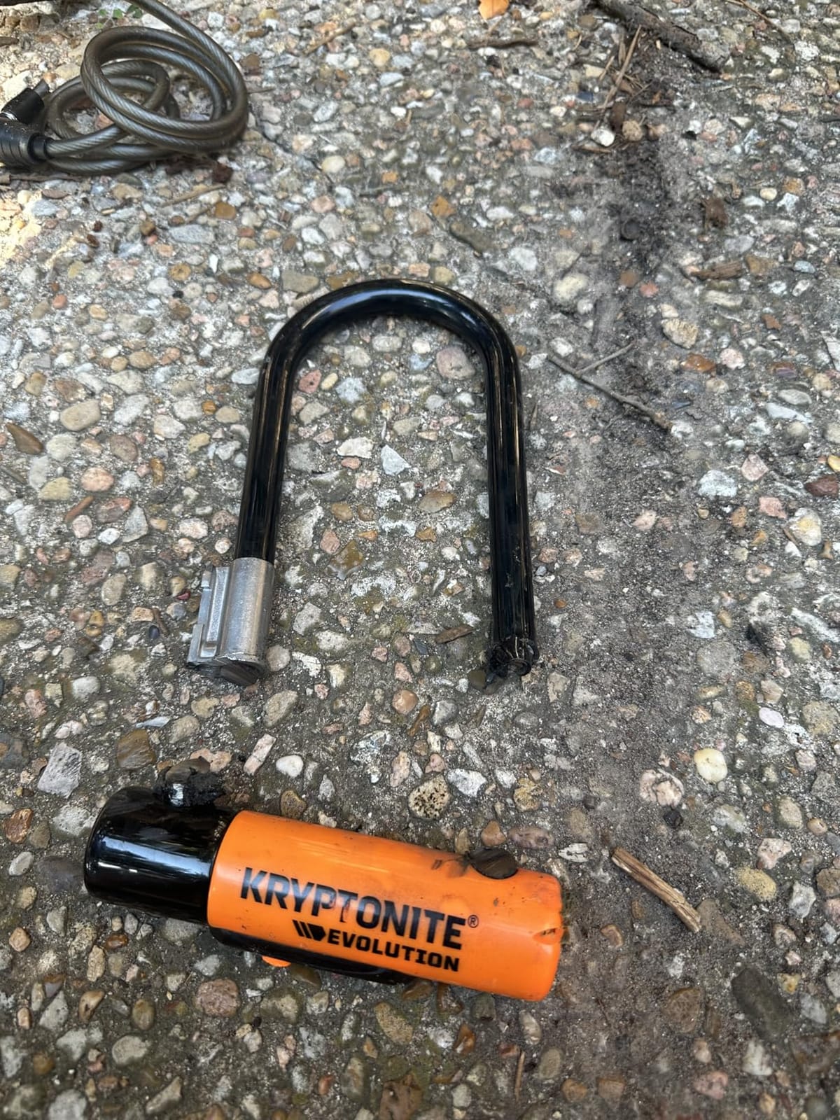Kryptonite Evolution Mini-7 Bike U-Lock, 13mm Steel Shackle, 4 ft Cable | Sold Secure Gold Certified 13mm Hardened Steel Shackle, Double Deadbolt, FlexFrame-U Mounting Bracket and 3 Keys customer photo 2