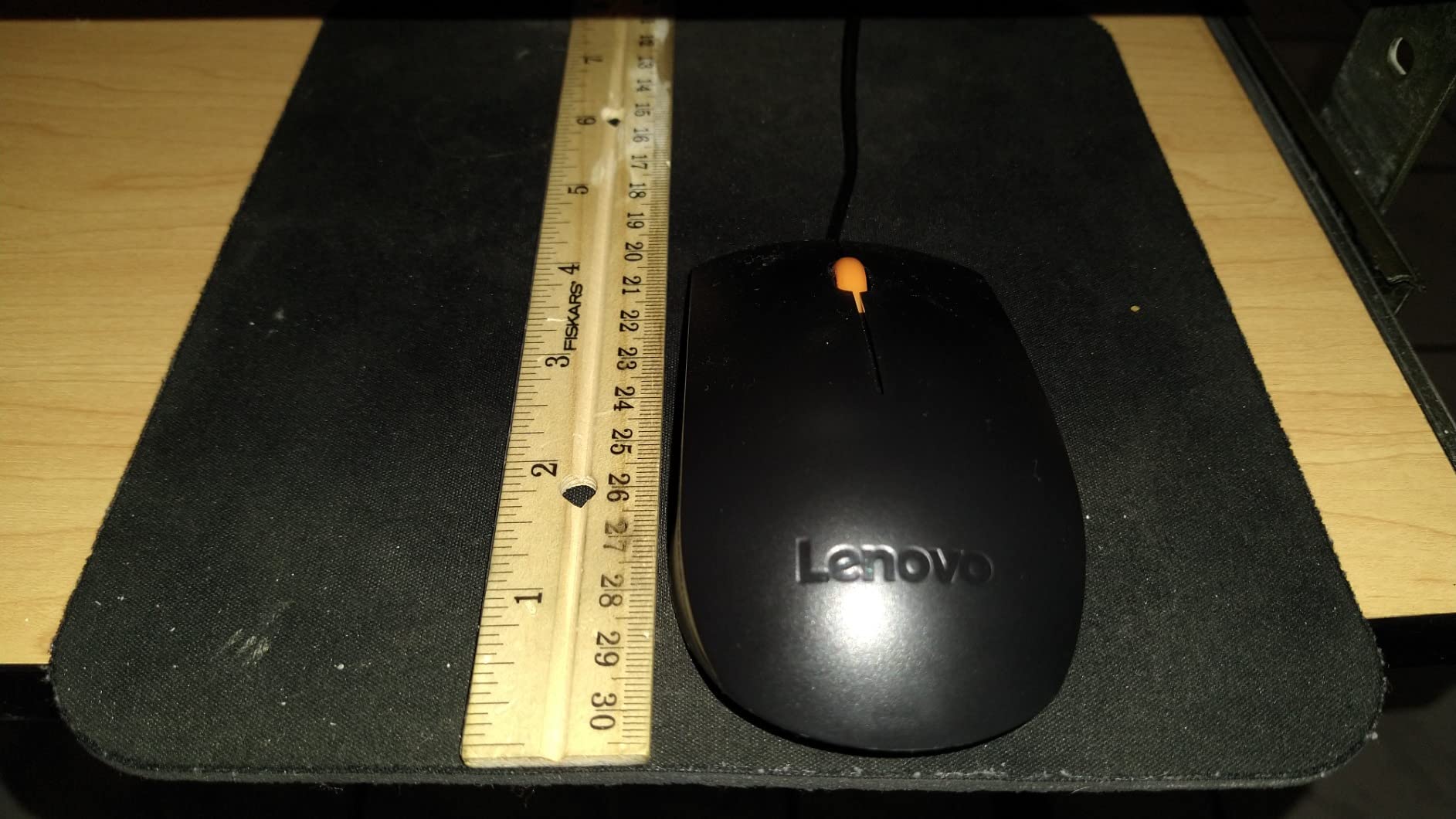 Lenovo 300 USB wired computer mouse - full size optical ambidextrous with 1600 DPI, reliable USB-A connection, easy 3-button navigation customer photo 2