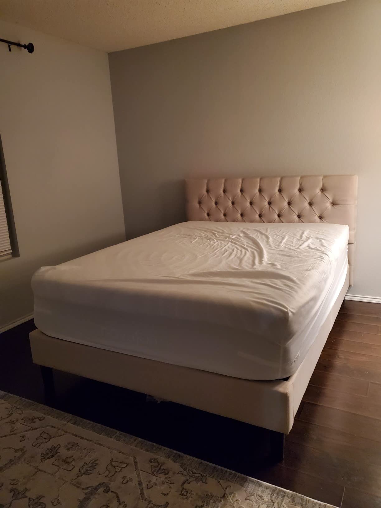 Zinus Misty Upholstered Platform Bed Frame/Mattress Foundation/Wood Slat Support/No Box Spring Needed/Easy Assembly, Taupe, King customer photo 1