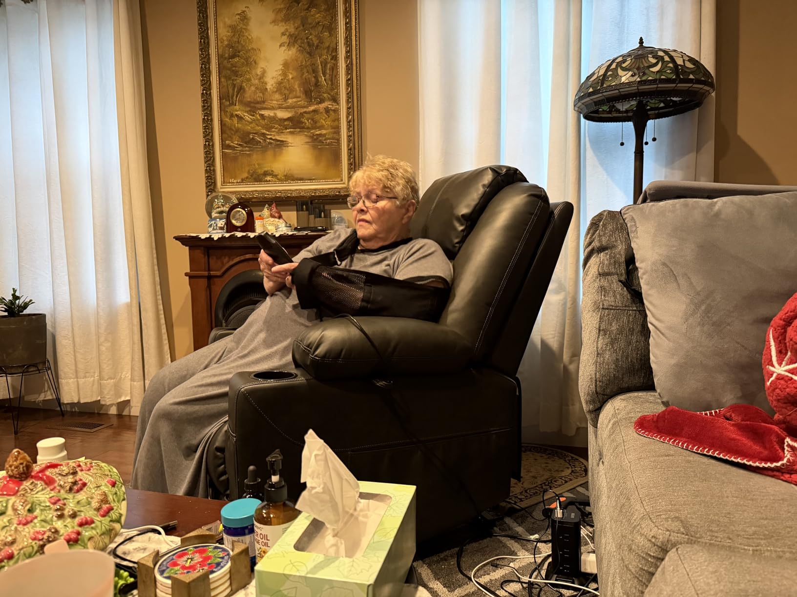 MCombo Power Lift Recliner Chair for Elderly, Heat and Massage 7040(Medium) | FSC & OEKO-TEX Certified, Multiple Sizes, USB&Type C Charging Port, Cup Holders, Side Pockets, Faux Leather customer photo 1