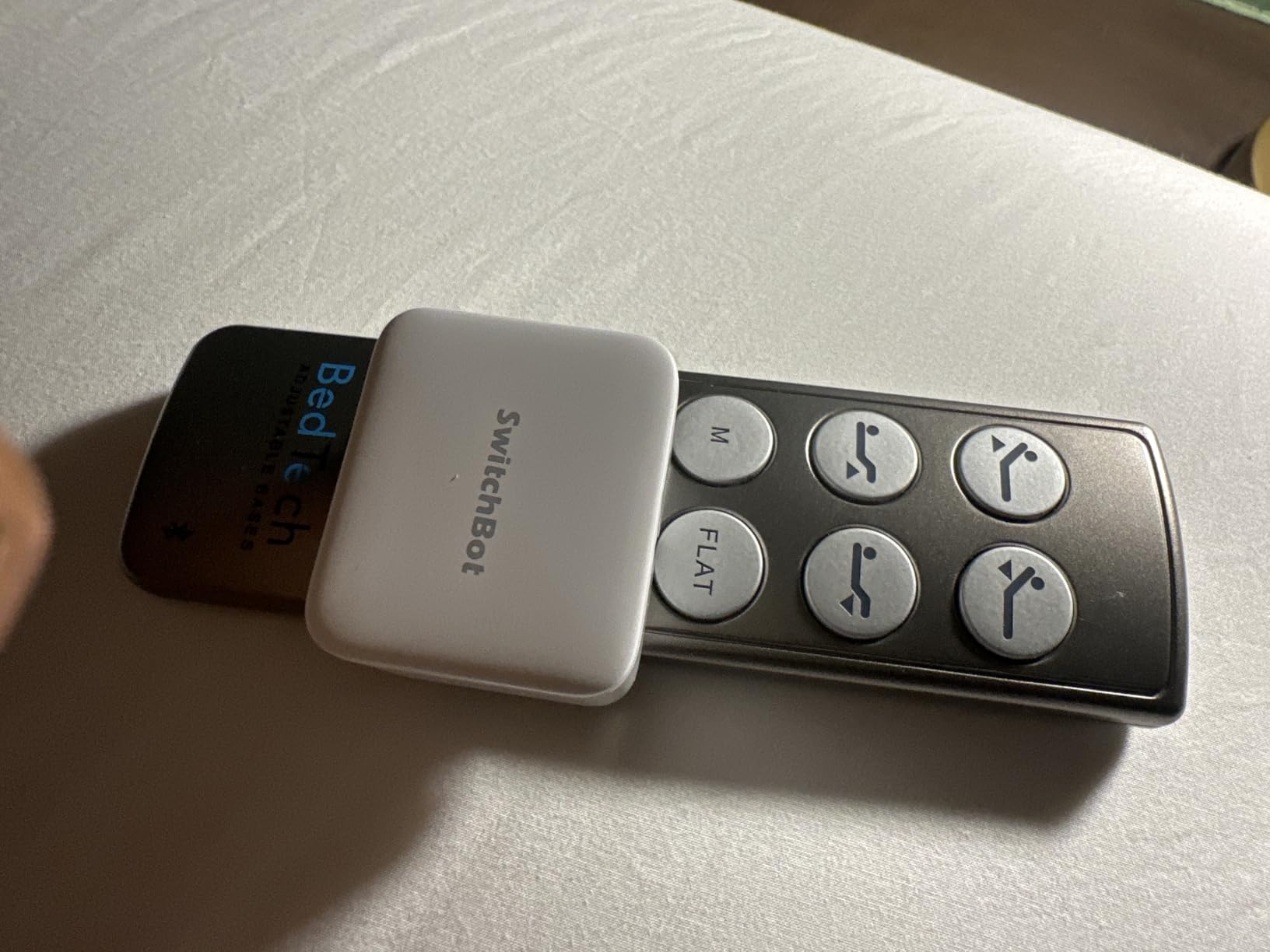 Switchbot Smart Switch Button Pusher (Bluetooth) - Fingerbot for Rocker Switch/One-Way Buttons, App Timer Control, No Wiring, Optional Hub Required for Voice/Remote, White customer photo 2