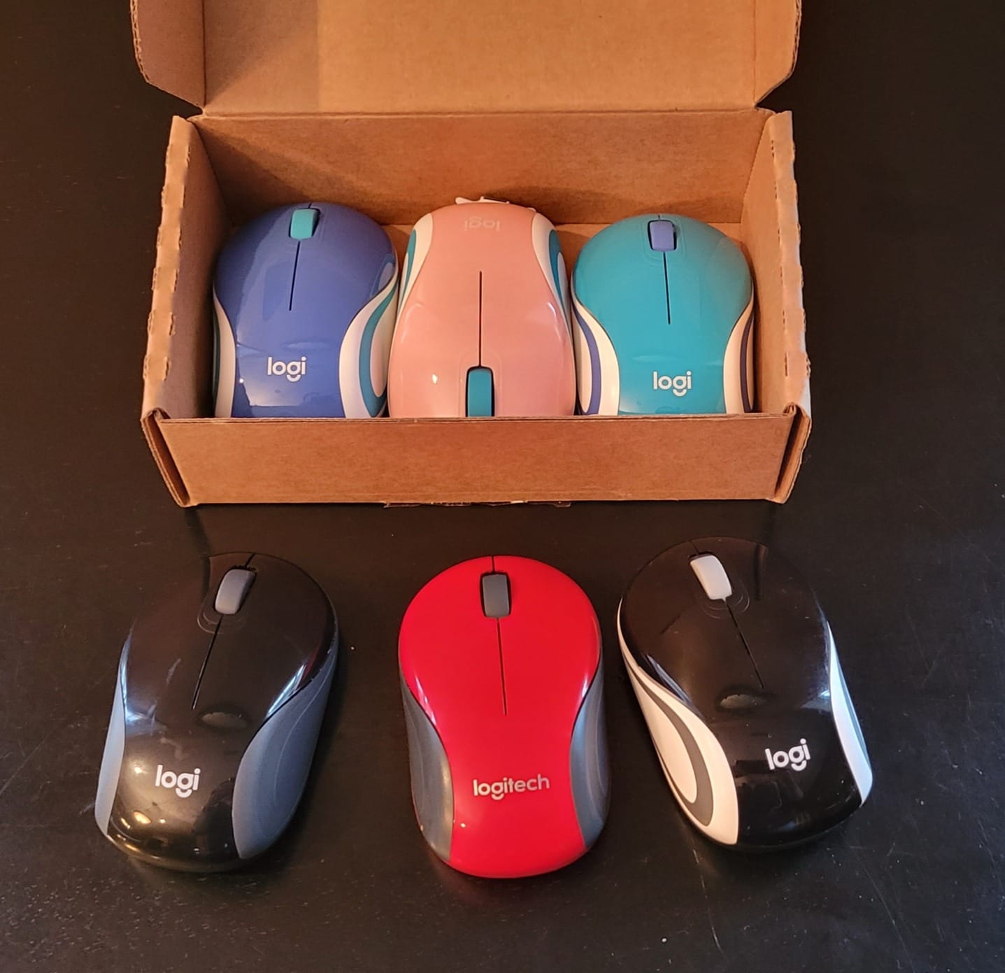 Logitech Wireless Mini Mouse M187 Ultra Portable,1000 DPI Optical Tracking, 3-Buttons, PC/Mac/Laptop - Palace Blue customer photo 1