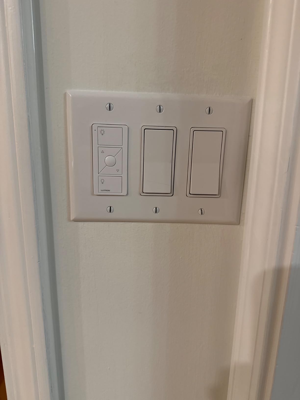 Lutron Caseta 3-Way Smart Dimmer Kit; LED Dimmer, Wireless Remote & Bracket, Wireless 3-way kit allows you to add a second switch anywhere without running wire, No neutral required, P-PKG1WB-WH, White customer photo 1