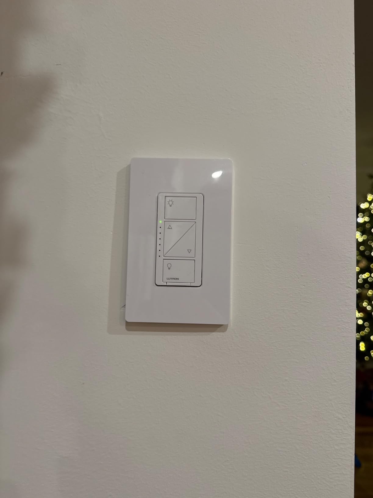 Lutron Caseta 3-Way Smart Dimmer Kit; LED Dimmer, Wireless Remote & Bracket, Wireless 3-way kit allows you to add a second switch anywhere without running wire, No neutral required, P-PKG1WB-WH, White customer photo 2