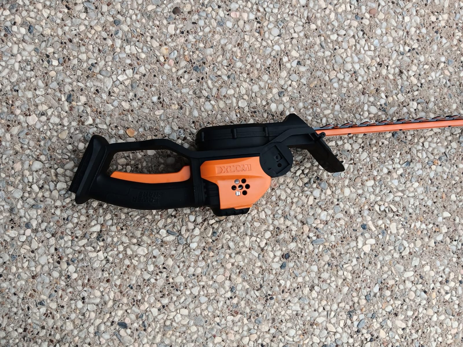 WORX Cordless Hedge Trimmer, 20V 22