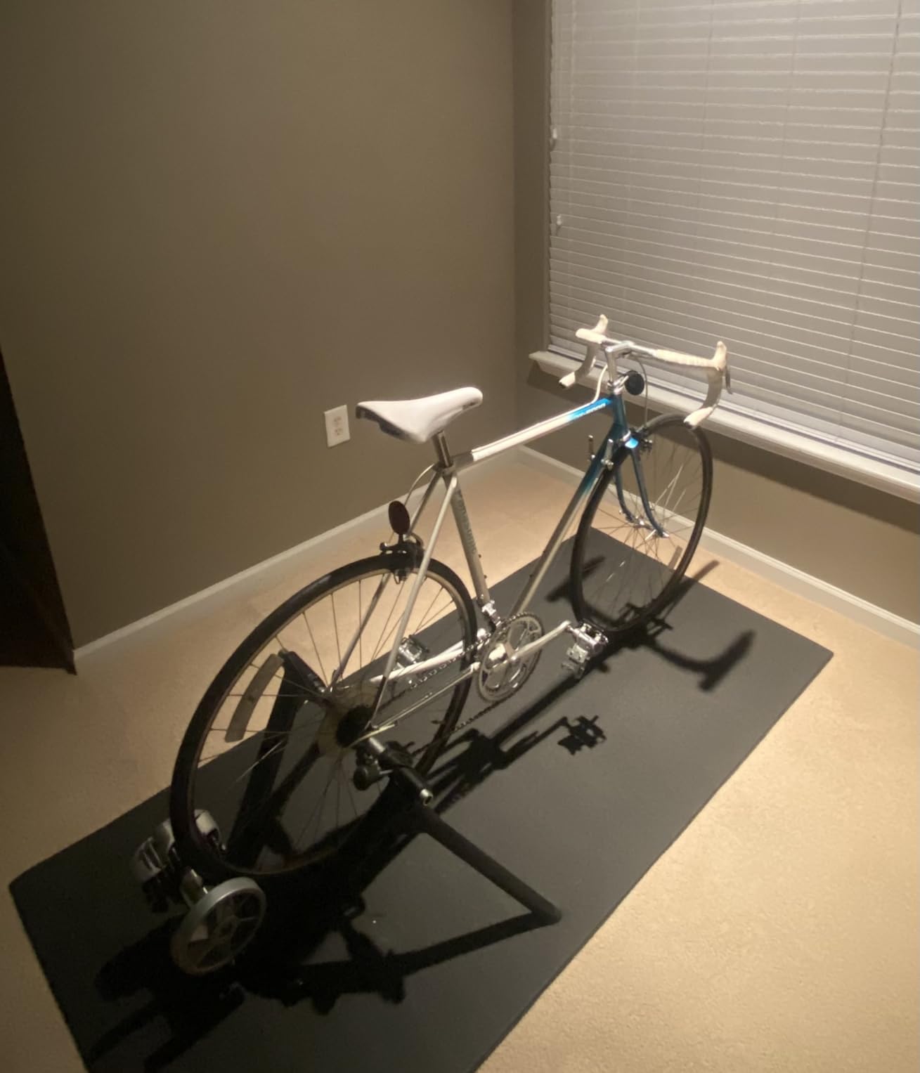 Saris Fluid2 Indoor Bike Trainer, Smart Equipped Option, Compatible with Zwift App customer photo 2