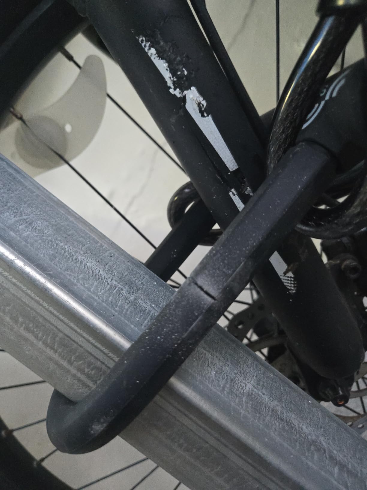 Sportneer Bike Lock: Heavy Duty Anti Theft Bike U Lock with 5ft Security Steel Cable - 17mm Shackle Bicycle U-Locks with 2 Keys & Mounting Bracket for Road Mountain Bike, Size 7.76''x5.02'', 1.64lb customer photo 2