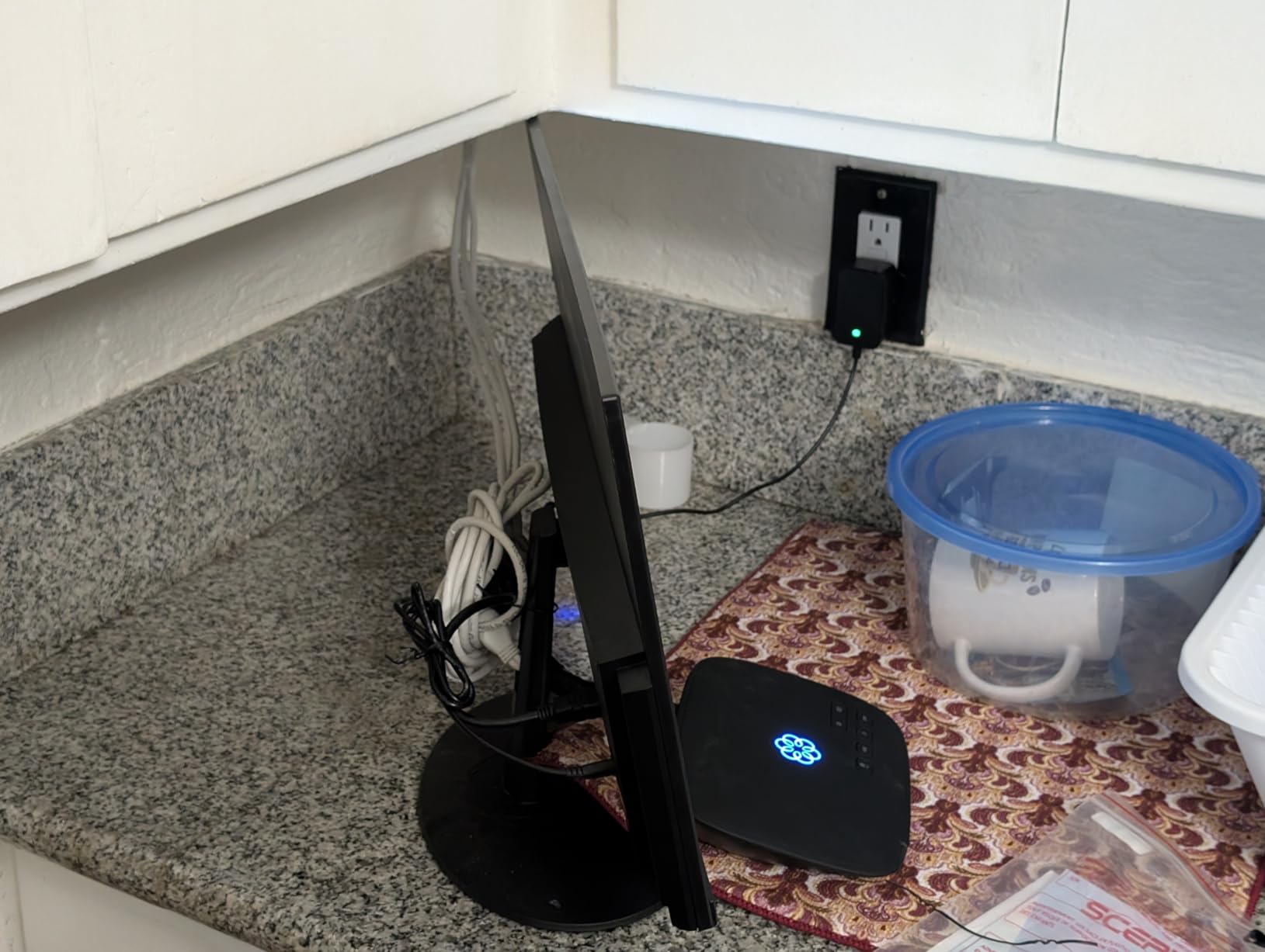 Ooma Telo VoIP Free Internet Home Phone Service with 3 HD3 Handsets customer photo 2