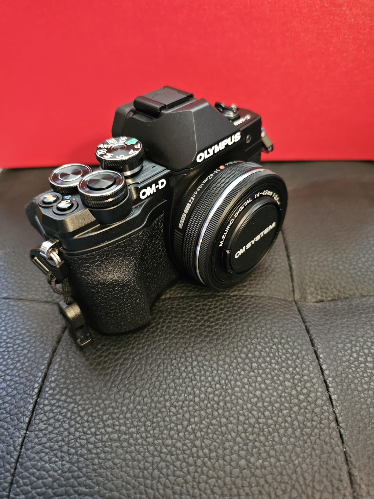 OM SYSTEM Olympus E-M10 Mark IV Black Micro Four Thirds System Camera M.Zuiko Digital ED 14-42mm F3.5-5.6 EZ kit 20MP Sensor 5-Axis Image Stabilization 4K Video Wi-Fi customer photo 2