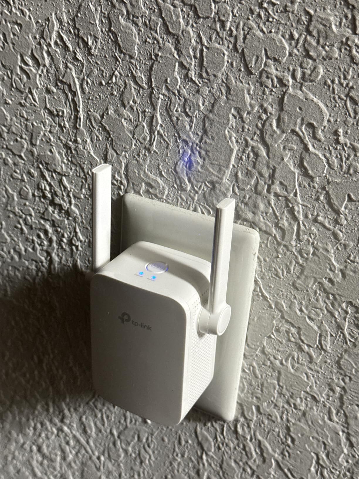TP-Link N300 WiFi Extender(RE105), WiFi Extenders Signal Booster for Home, Single Band WiFi Range Extender, Internet Booster, Supports Access Point, Wall Plug Design, 2.4Ghz only customer photo 2
