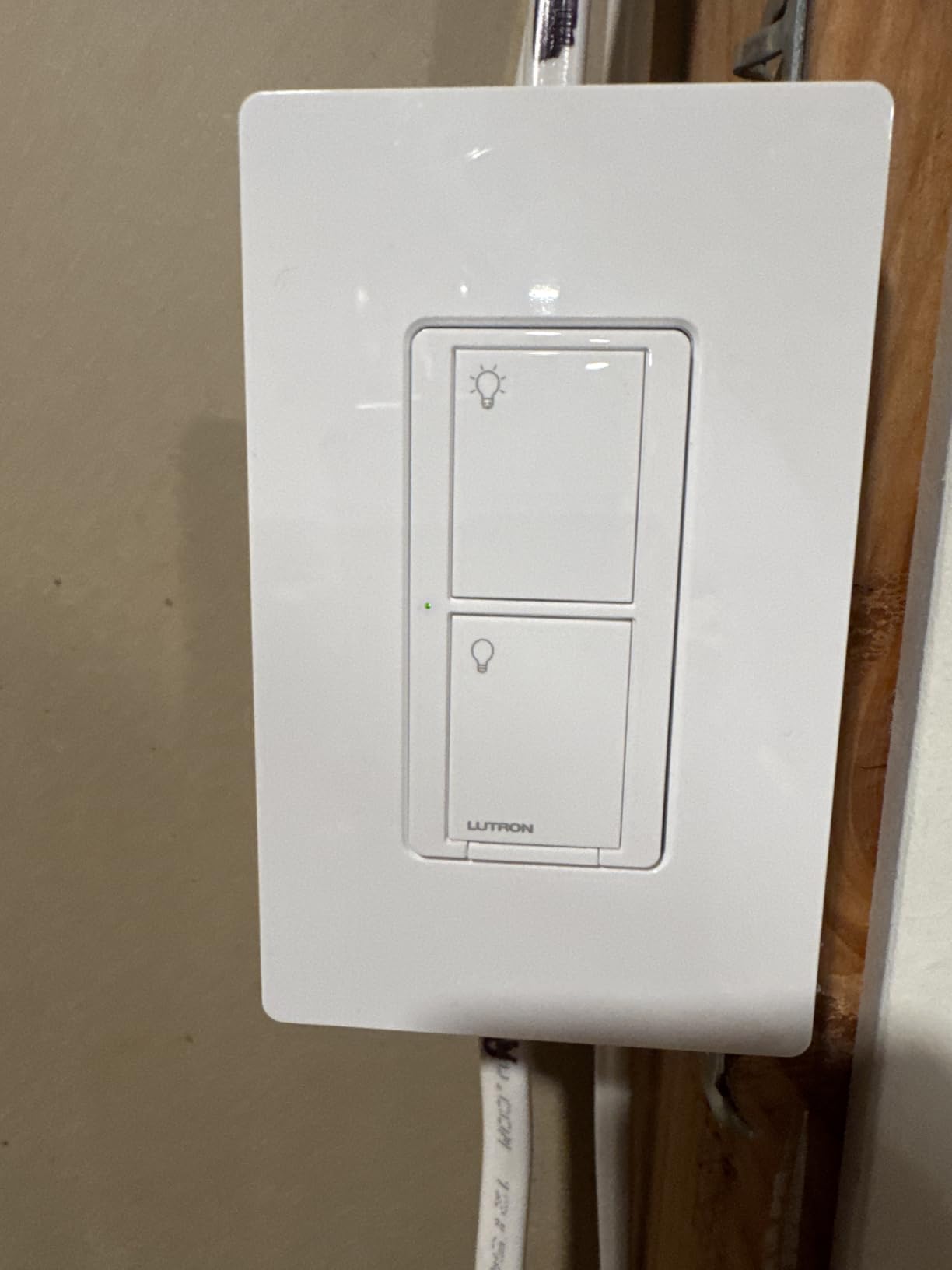 Lutron Caseta Smart Switch Starter Kit; Smart Light Switch, Hub & Wallplate | Smart Kit has ultra reliable connection, doesn't rely on WiFi; connect to Alexa, Apple Home, Google Home, P-BDG-PKG1WS, White customer photo 2
