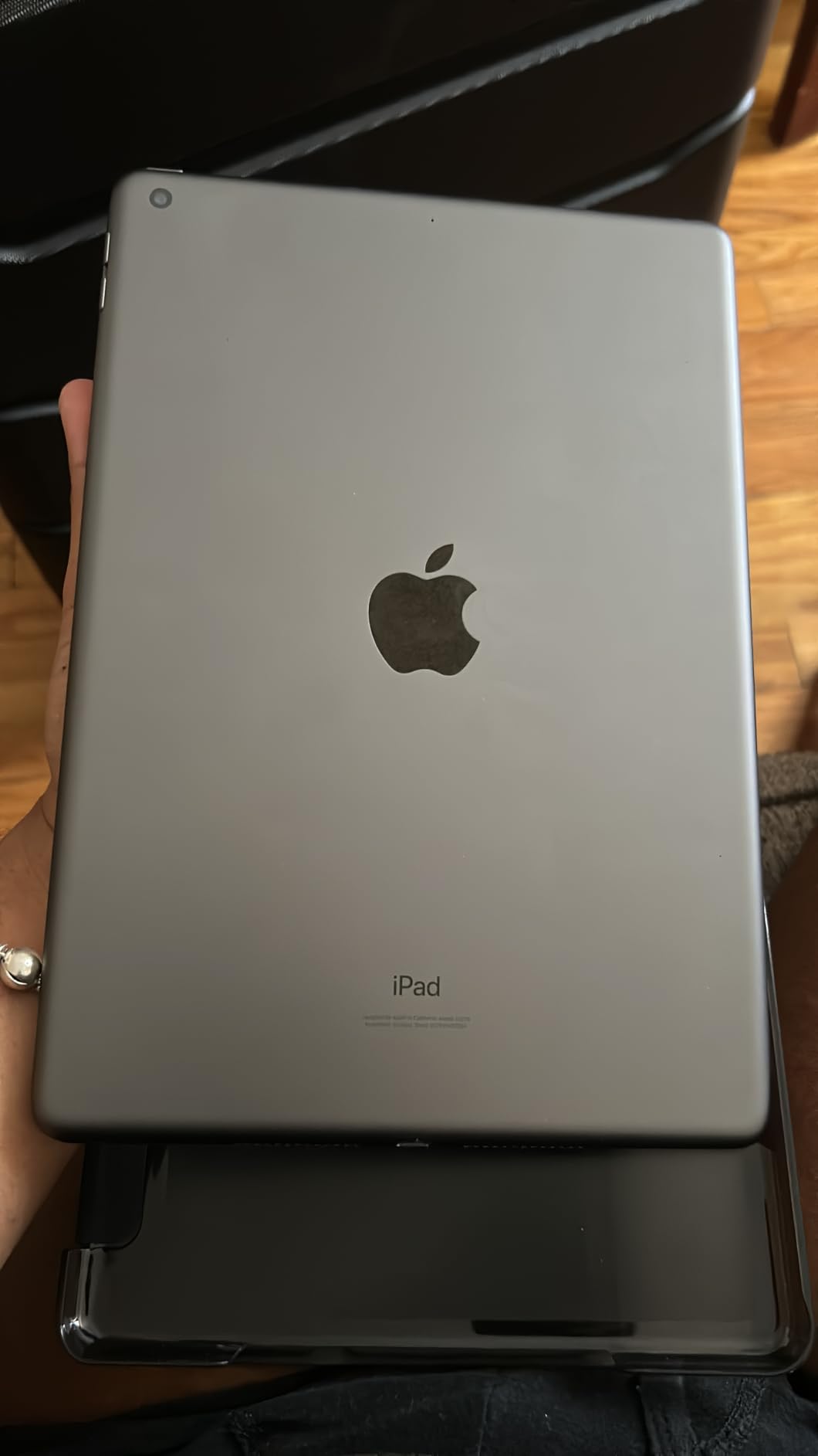 Apple iPad (10.2-inch, Wi-Fi, 32GB) - Silver (Latest Model, 8th Generation) (Renewed) customer photo 2