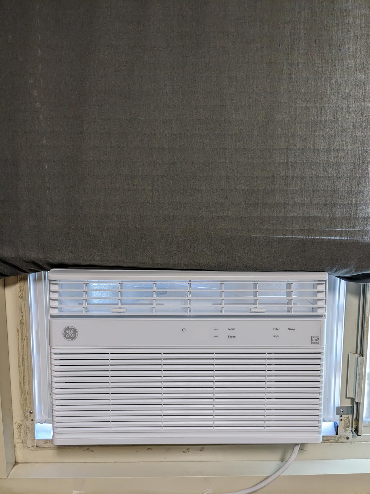 GE Window Air Conditioner 8000 BTU, Wi-Fi Enabled, Energy-Efficient Cooling for Medium Rooms, 8K BTU Window AC Unit with Easy Install Kit, Control Using Remote or Smartphone App customer photo 2