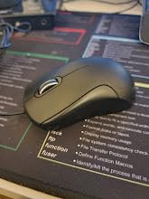 Amazon Basics 3-Button USB Wired Mouse with Precision Scroll Wheel, 1000 DPI, Ergonomic Grip, Plug and Play, 6-foot Cable, Black customer photo 2