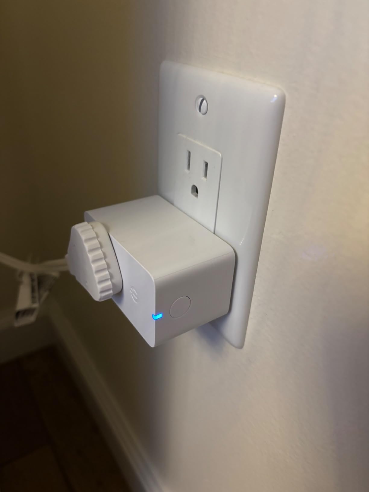 Govee Smart Plug 15A WiFi Bluetooth Outlet 1 Pack, Remote Group Control | Works with Alexa & Google Assistant, Support Multiple Timers via Govee Home APP, No hub required, ETL & FCC Certified customer photo 2