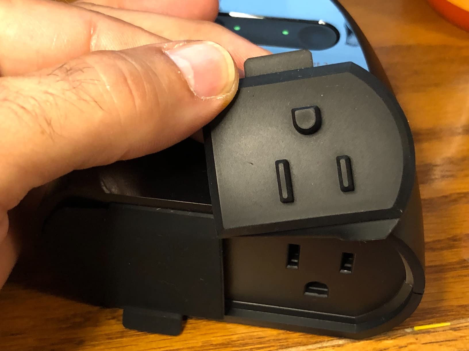 Amazon Basics Outdoor Smart Plug with 2 Individually Controlled Outlets, Works with Alexa Only, Voice Control, Weather Resistant, 2.4 GHz Wi-Fi, No Hub Required, Black customer photo 2